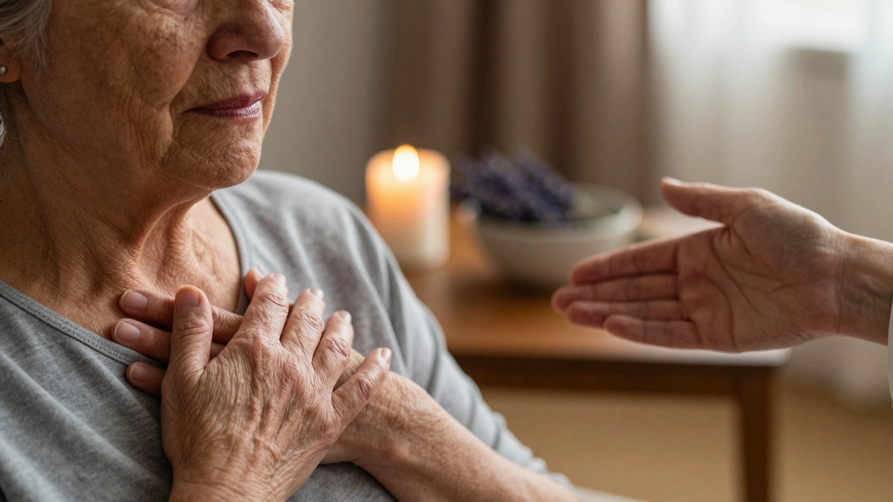 Main d'une femme posée sur son cœur, larmes aux joues, lumière chaude et ambiance apaisante.